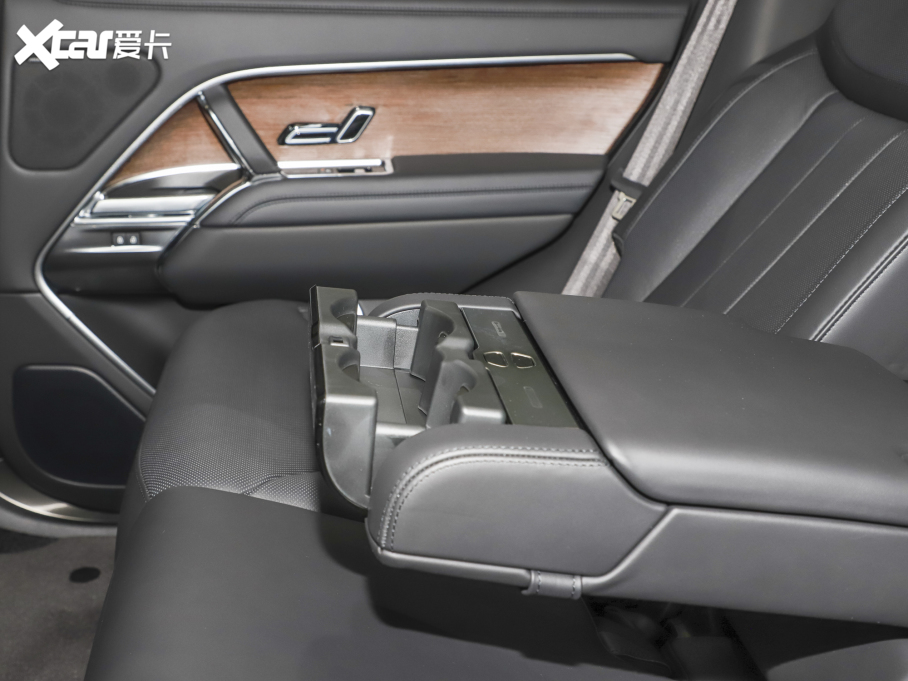 2023 3.0 L6 360PS ʢ