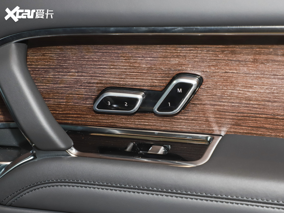 2023 3.0 L6 360PS ʢ