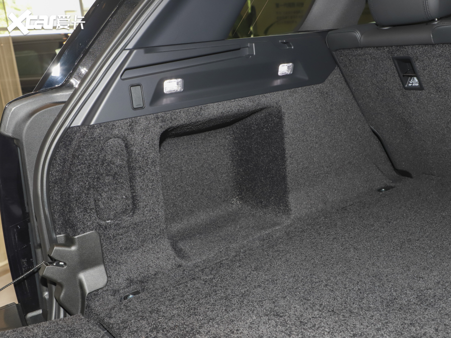 2023 3.0 L6 360PS ʢ