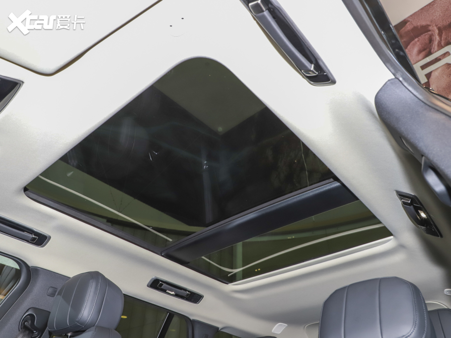 2023 3.0 L6 360PS ʢ