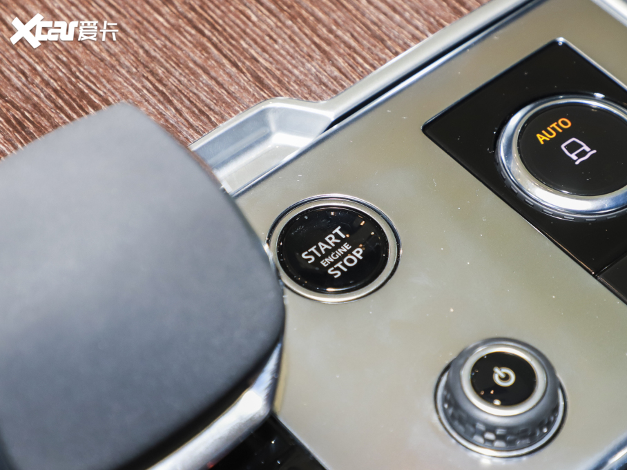 2023 3.0 L6 360PS ʢ