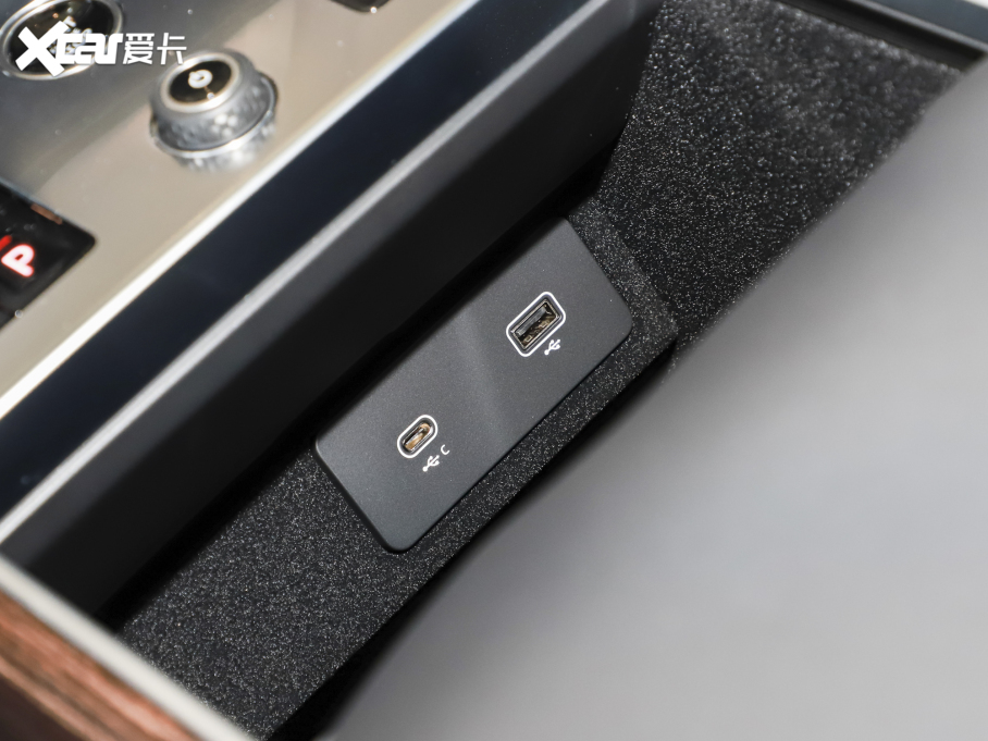 2023 3.0 L6 360PS ʢ