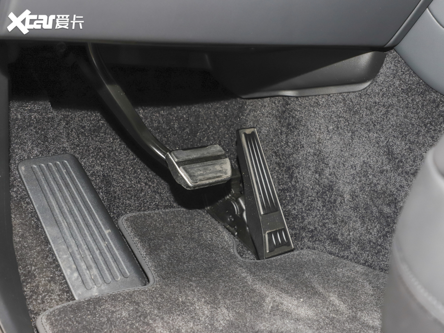 2023 3.0 L6 360PS ʢ