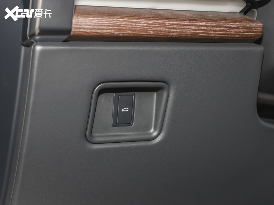 2023 3.0 L6 360PS ʢ