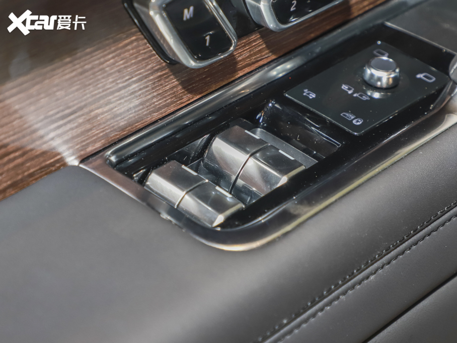 2023 3.0 L6 360PS ʢ