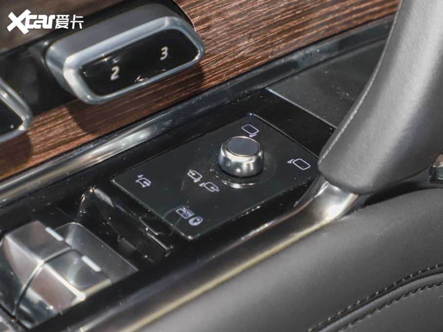 2023 3.0 L6 360PS ʢ