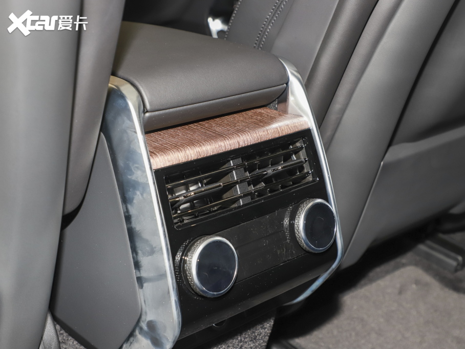 2023 3.0 L6 360PS ʢ