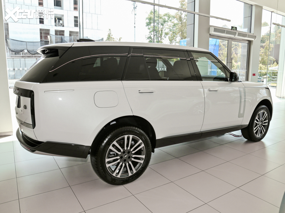 2023 3.0 L6 400PS (chung)L