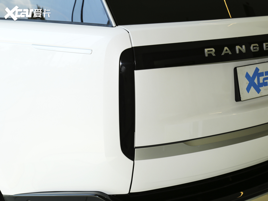 2023 3.0 L6 400PS L