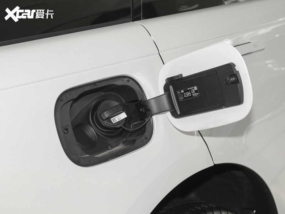 2023 3.0 L6 400PS (chung)L(zhng)