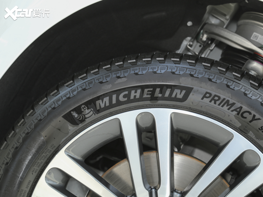 2023 3.0 L6 400PS L