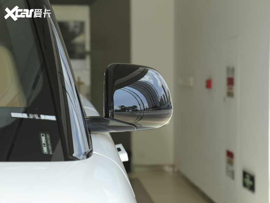 2023 3.0 L6 400PS L