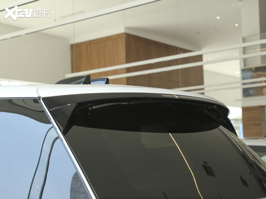 2023 3.0 L6 400PS L