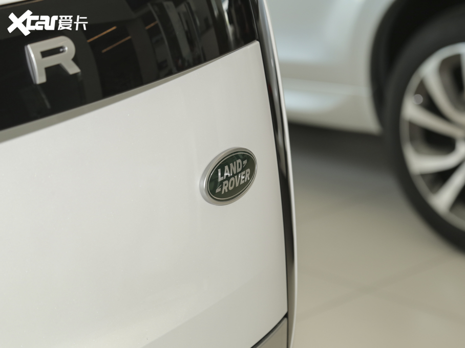 2023 3.0 L6 400PS L