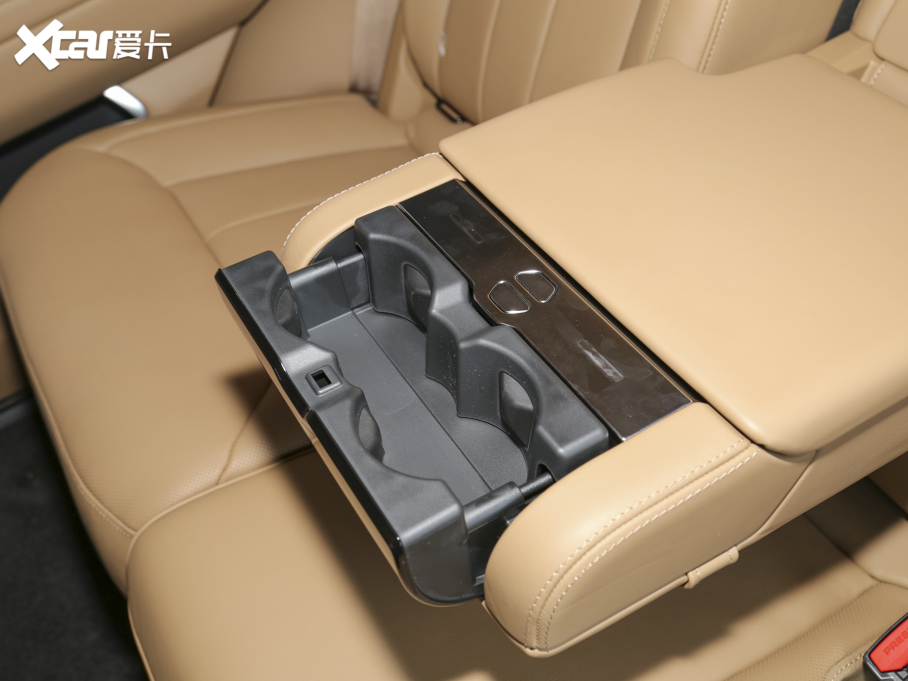 2023 3.0 L6 400PS L