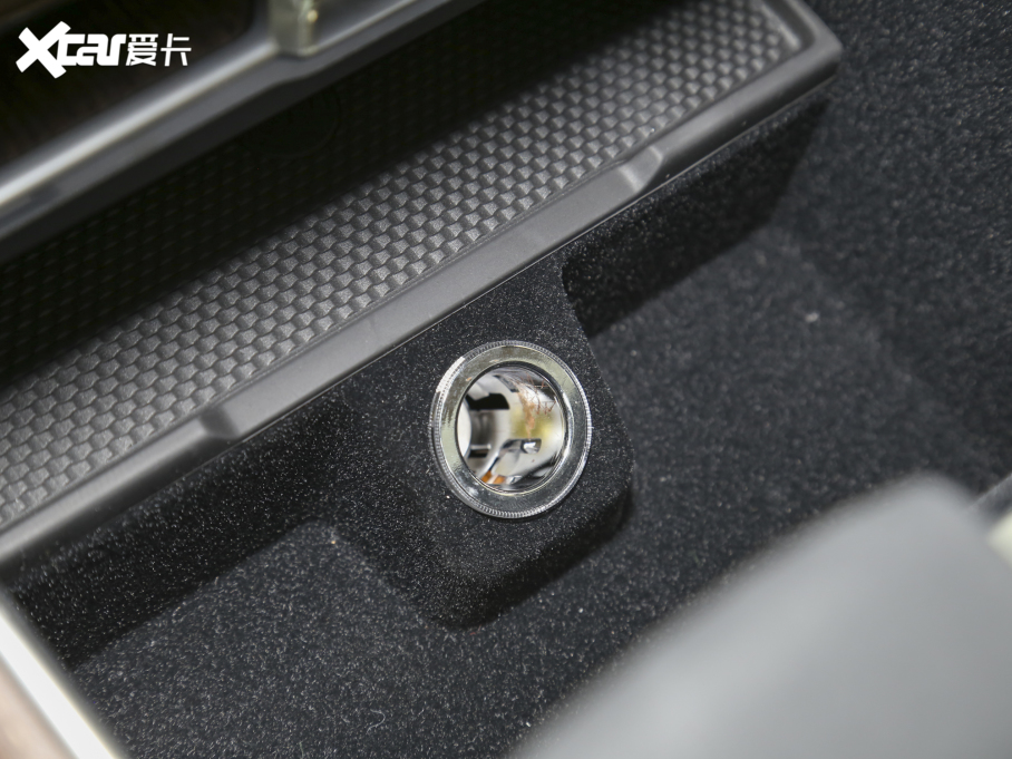 2023 3.0 L6 400PS L