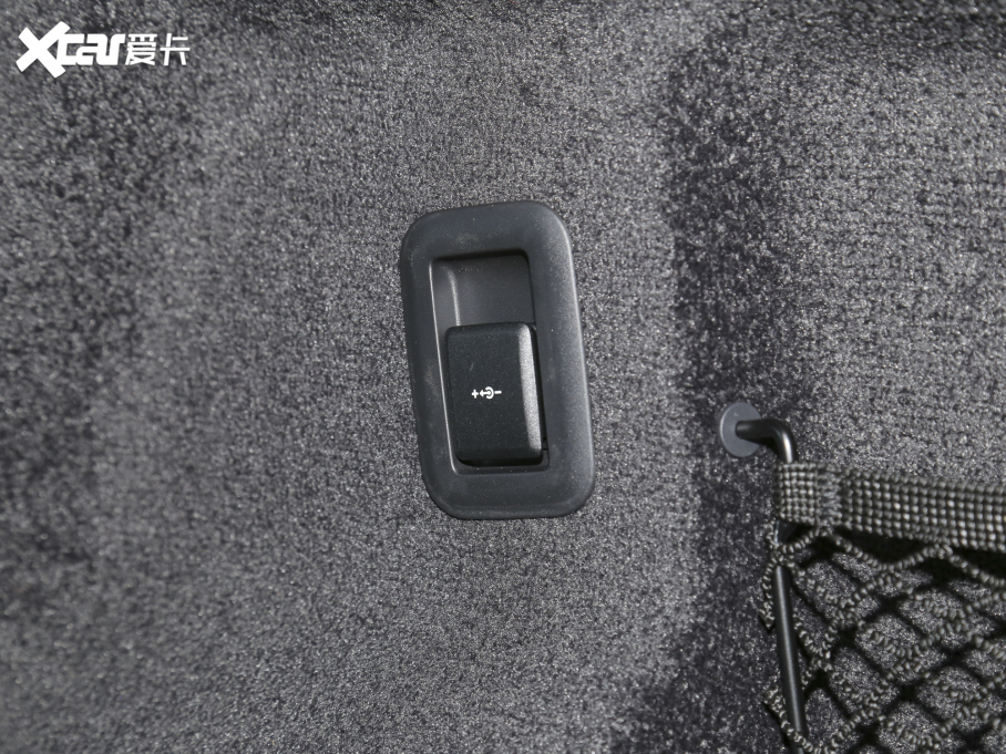 2023 3.0 L6 400PS L