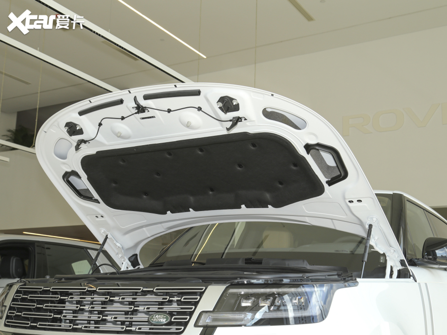 2023 3.0 L6 400PS (chung)L