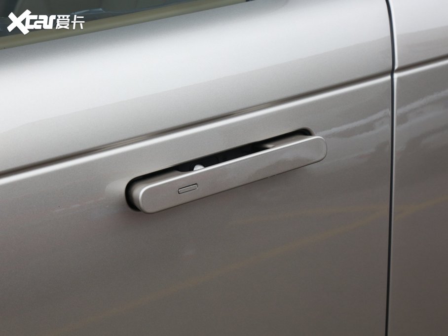 2023 3.0 L6 400PS ䷶L