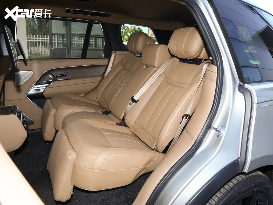 2023 3.0 L6 400PS ䷶L