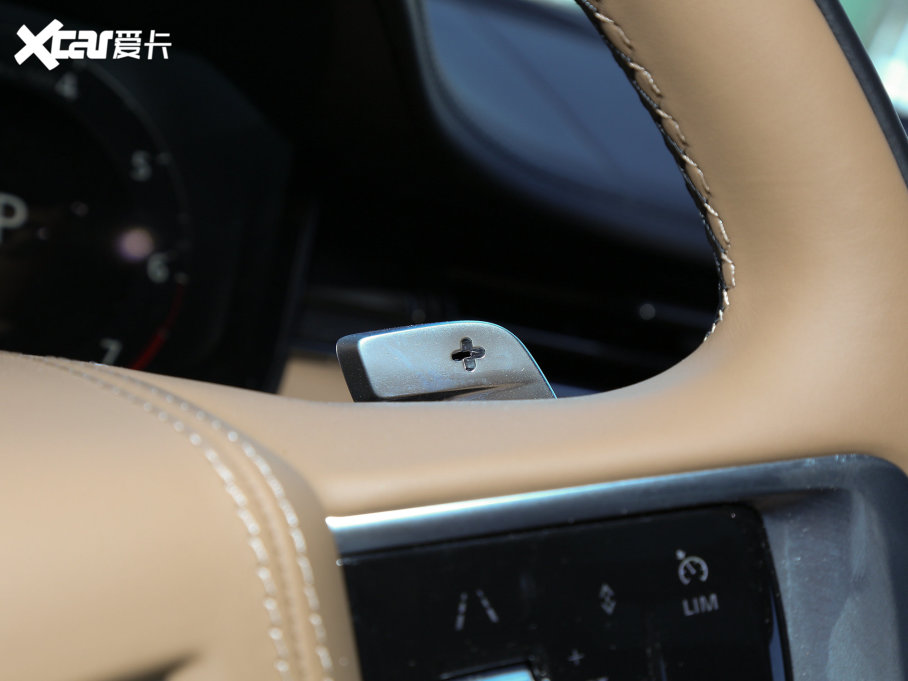 2023 3.0 L6 400PS ䷶L