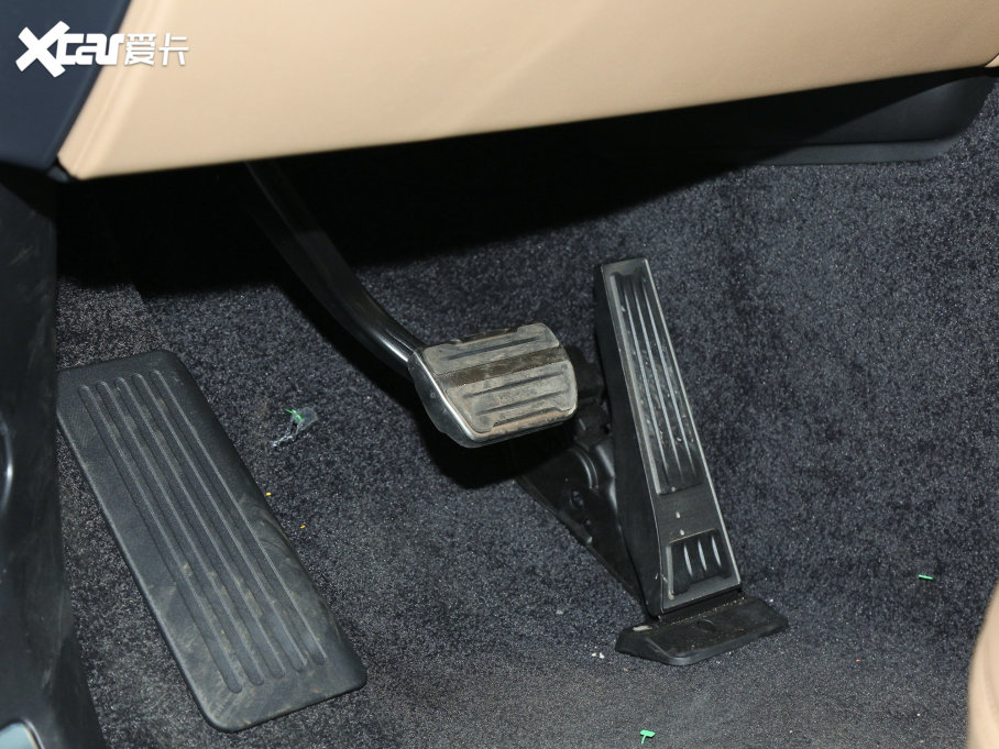 2023 3.0 L6 400PS ䷶L