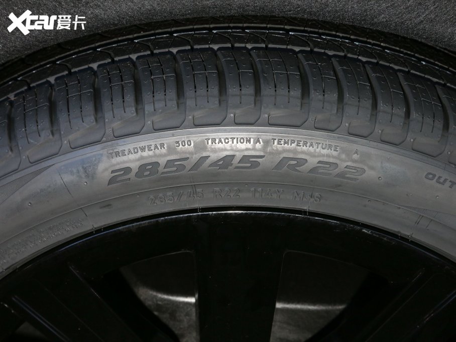 2023 3.0 L6 400PS ䷶L