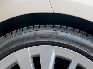 20234.4 V8 530PS װl ݆̥Ʒ