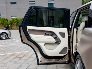 20234.4 V8 530PS װl ܇T