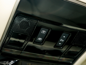 20234.4 V8 530PS װl п؅^