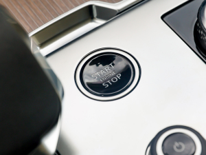 20234.4 V8 530PS װl п؅^