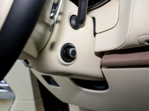 20234.4 V8 530PS װl п؅^