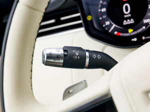 20234.4 V8 530PS װl п؅^