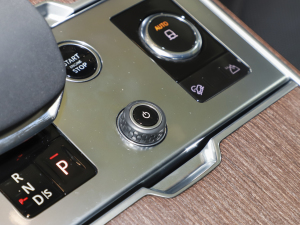 20233.0 L6 360PS ʢ {