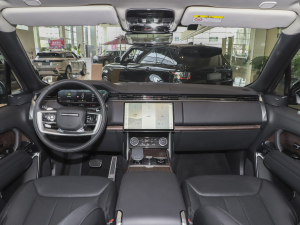 2023款3.0 L6 360PS 盛世版 内饰全景