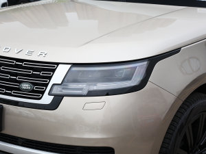 2023款3.0 L6 400PS 典范加长版 大灯