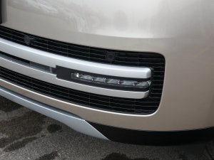 2023款3.0 L6 400PS 典范加长版 前雾灯