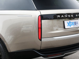 2023款3.0 L6 400PS 典范加长版 尾灯