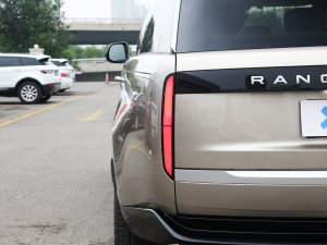 20233.0 L6 400PS ䷶L ^