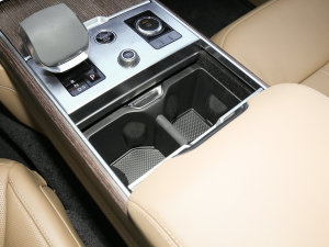 20233.0 L6 400PS ䷶L ǰű