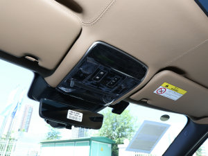 20233.0 L6 400PS ䷶L п؅^