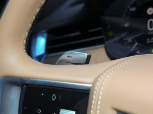 20233.0 L6 400PS ䷶L п؅^