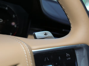 20233.0 L6 400PS ䷶L п؅^