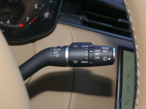 20233.0 L6 400PS ䷶L п؅^