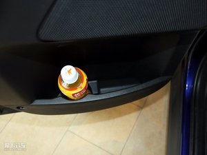 2010款i6 SE汽油 前门储物空间