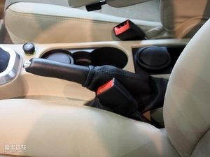 2010款i6 SE汽油 驻车制动器