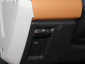 2025110 3.0T P400 ؄e п؅^