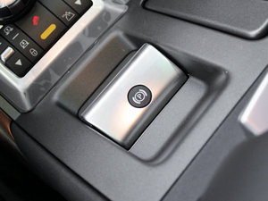 2011款5.0T SC 驻车制动器