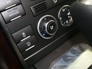 2011款5.0T SC 中控区