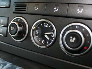 2011款5.0T SC 中控区